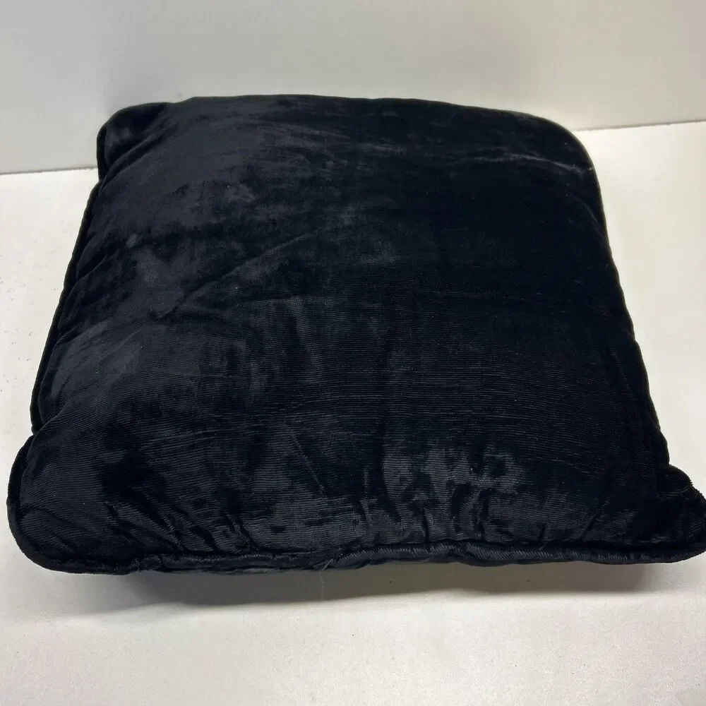 Pair VTG Decorative‎ Needlepoint Pillows Christmas Snowman Black Velvet 14”x14”